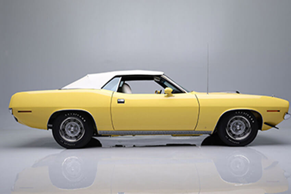 Classic Car Auction Preps for January Sale