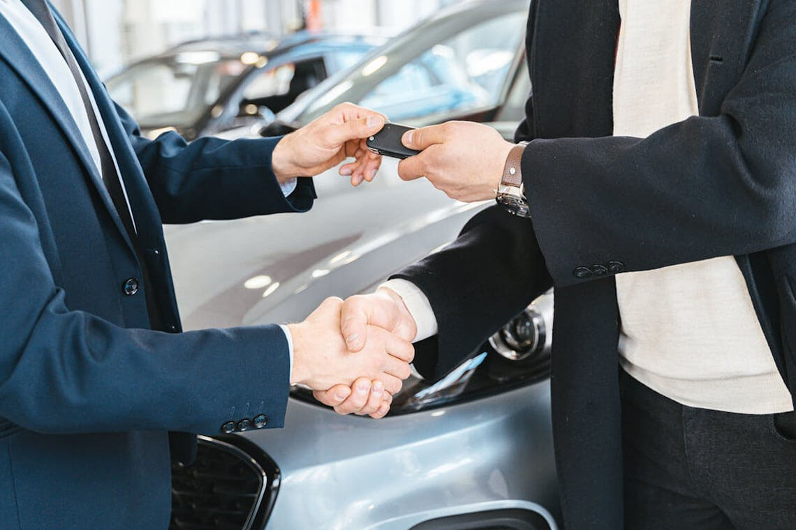 Report Criticizes Auto Franchise System 