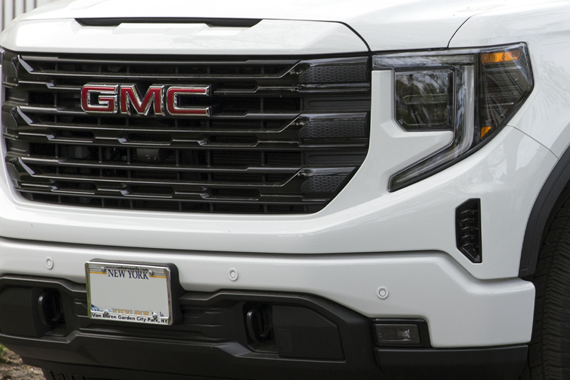 NHTSA Expands Investigation Into Nearly 1 Million GM Vehicles